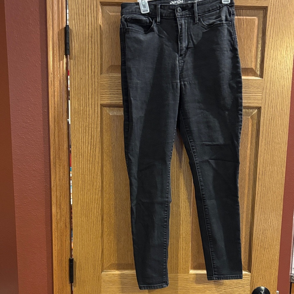 Denizen from Levi's Women's Dark Gray Skinny Jeans